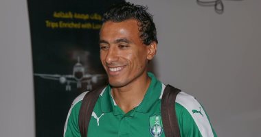 بالصور.. محمد عبد الشافى يطير إلى طشقند مع الأهلى السعودى