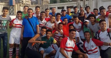 بالصور.. احتفالات زمالك 2001 ببطولة الجيزة للكرة 