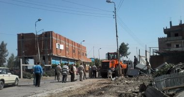 بالصور.. حملة مكبرة لازالة التعديات ببسيون