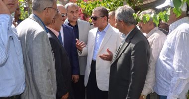 محافظ كفر الشيخ يطالب بالتوسع فى زراعة الأشجار المثمرة