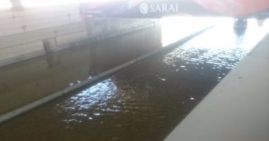 بالصور.. تحويلات مرورية بسبب انفجار ماسورة مياه بالطريق الدائرى