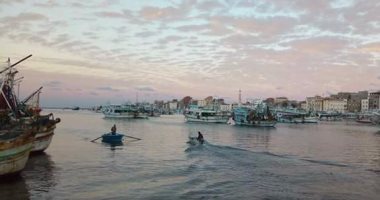 أصحاب مراكب الصيد بدمياط يشكون من تعطل إجراءات التراخيص
