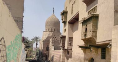 بالصور.. حملة نظافة موسعة أمام سور مسجد قانى باى الرماح