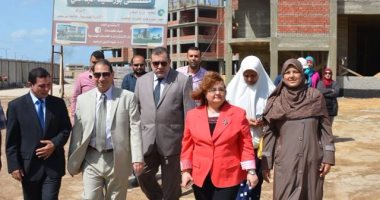 بالصور..رئيس جامعة بورسعيد يتفقد الأعمال الإنشائية للمستشفى الجامعي