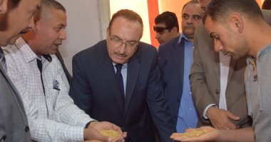 بالصور .. محافظ بنى سويف يتفقد المشروعات الخدمية بمركز الواسطى