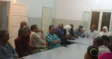 بالصور .. رئيس مركز الخارجة تتفقد قرى المنيرة لحل مشاكل المواطنين
