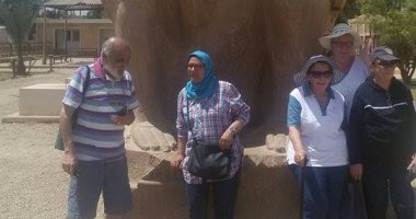 منطقة آثار تونا الجبل بالمنيا تستقبل وفد سياحى متعدد الجنسيات