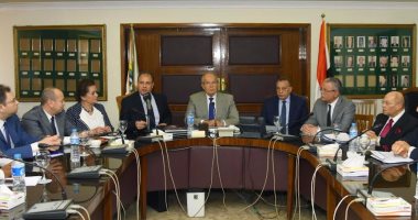 محافظ الإسكندرية يبحث تقنين أوضاع الكافيهات والمطاعم المخالفة بالثغر