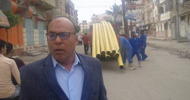 بالصور .. رئيس مدينة فوه بكفر الشيخ يتابع توصيل الغاز الطبيعى بالشوارع