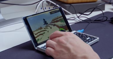 بالصور.. "GPD" أصغر جهاز كمبيوتر فى العالم يمكن حمله فى جيبك