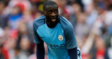 يايا توريه يطالب بإقامة ديربى مانشستر بدون حكام