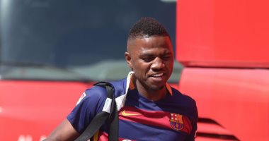 بالصور.. حمى كلاسيكو برشلونة وريال مدريد تصل الأهلى الإماراتى