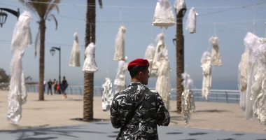 بالصور.. فساتين زفاف على كورنيش بيروت احتجاجا على إعفاء المغتصب من العقوبة