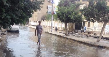بالصور.. أهالى شارع النصر بالإسكندرية يستغيثون بسبب مياه الصرف الصحى