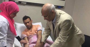 بالصور.. "الكوارع" هدية لاعبى سموحة لـ"تسماح" بعد جراحة الصليبى