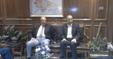بالصور.. وصول وزير التنمية المحلية للقليوبية لتفقد مصنع "وظيفتك جنب بيتك"