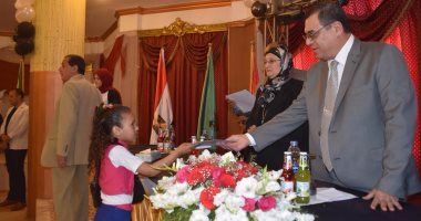 بالفيديو.. محافظ الفيوم يشارك جمعيتين خيريتين فى الاحتفال بيوم اليتيم