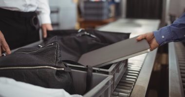 صحيفة إيطالية:منع واشنطن حمل أجهزة إليكترونية بالطائرات يغير خطط المسافرين