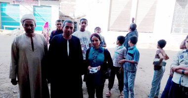  الإرهاب يغتال صناعة البردى فى القراموص بالشرقية.. العنكبوت يعشش فى الورش والمصانع.. الصندوق الاجتماعى يهب جمعية تنمية المجتمع  "قبلة الحياة" بأفكار خارج الصندوق.. ويدرب السيدات على صناعة منتجات محلية