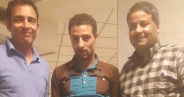الشرطة تعيد هاتفا محمولا لإسبانى فقده بالمواصلات.. والسائح: مصر بلد الأمن