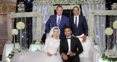 بالصور.. الخطيب أول الحاضرين لحفل زفاف ابن عادل المأمور ونائب رئيس الزمالك يستقبله