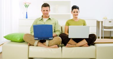 الشغل من البيت راحة ولا اكتئاب؟ رأى الطب النفسى فى العمل من المنزل