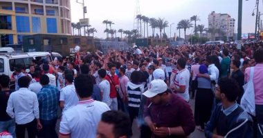 جماهير الزمالك بالمنصورة تستقبل الفريق قبل مباراة طنطا