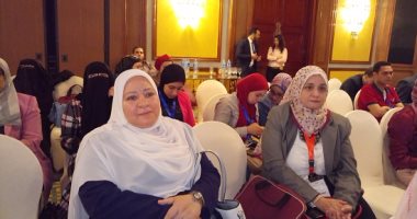 أستاذ غدد صماء: كسل نشاط الغدة الدرقية يؤدى لزيادة الوزن وآلام بالجسم