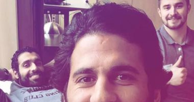 الصليبى يجمع مروان محسن بنجم طائرة الأهلي فى ألمانيا 
