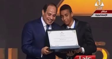 السيسى: تضحيات أهالى مدن القناة وسيناء تثبت أنهم أصحاب عزيمة