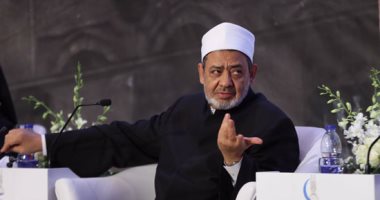 الإمام الأكبر يجتمع بالقائمين بأعمال رئيس جامعة الأزهر المكلف والمستقيل