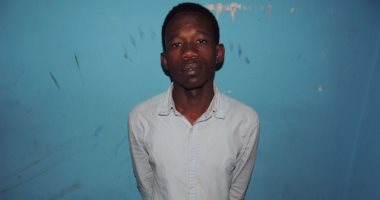 مباحث الموسكى تضبط تاجر أحذية "سودانى" أثناء بيعه جهاز "أى باد" مبلغ بسرقته