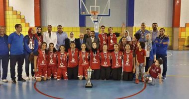 بالصور.. الأهلي يهزم سبورتنج ٦٧/ ٥١ ويتوج بطلا لكأس سيدات السلة