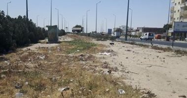 القمامة تنشر فى شارع الشيراتون بالغردقة.. وقارئ يطالب المحافظ بالتدخل لحل المشكلة
