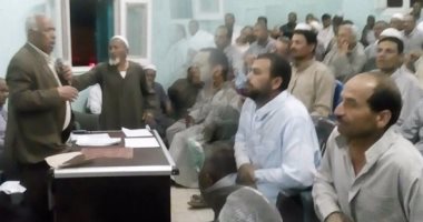 "متجمعين فى الحلال ومفيش جوازة هتتعطل".. الوادى الجديد تتحدى "الفشخرة" فى الزواج.. الشبكة لا تزيد عن 15جراما وإلغاء الكوافير وحفلات الزفاف.. تغريم المخالفين 10آلاف جنيه.. والأهالى: نهدف للقضاء على العنوسة