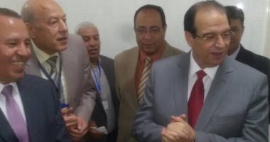 محافظ الدقهلية يضع اختبارات وكشف هيئة لنواب ومساعدى وسكرتيرى المراكز