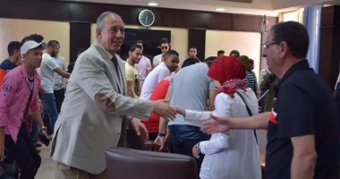 محافظ البحر الأحمر يلتقى طلاب كلية الآداب جامعة قناة السويس