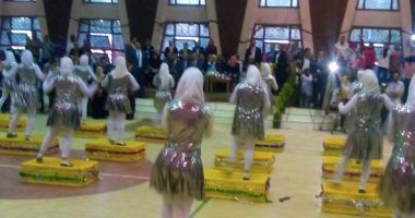 وكيل تعليم كفر الشيخ يكرم الطلاب المشاركين بعرضين رياضيين أمام الوزير