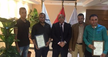 رئيس الهيئة العامة لموانئ البحر الأحمر يكرم 14 عاملاً مثاليًا فى عيد العمال