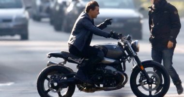 فى 12 صورة.. توم كروز يقود كل أنواع المركبات فى "Mission: Impossible 6"