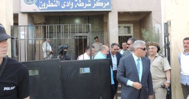 مدير أمن البحيرة يتفقد خدمات الكنائس بمركزى وادى النطرون والنوبارية