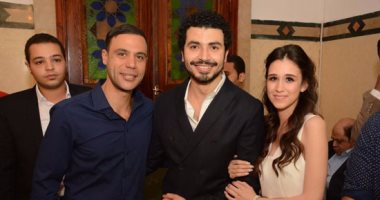 محمد إمام لـ أنور بعد عقد قرانه: "دى موضة فى مسرح مصر تالت عريس فى شهر