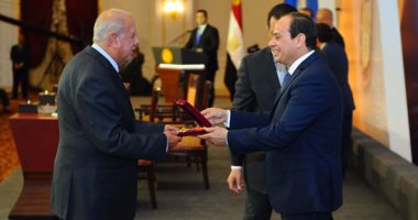 السيسى يعلن دعم صندوق طوارئ العمال بـ100 مليون جنيه من تحيا مصر