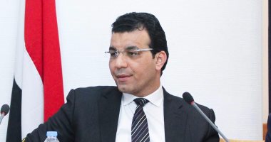 حاتم ربيع يطلق أول القوافل الثقافية فى المدارس " البراعم أمل الوطن"