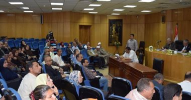 محافظ المنيا : فتح 5505 فصلا لمحو أمية 52 ألف مواطن بمراكز المحافظة
