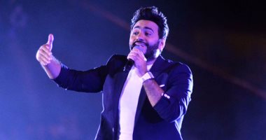 تامر حسنى يفتتح حفل ليالى أضواء المدينة بـ"أنا لك على طول"