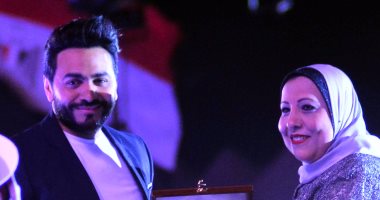 رئيس الإذاعة المصرية تكرم تامر حسنى تقديرا لمشواره الفنى