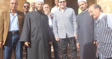 بالصور هانى شاكر  يزور مسجد الصحابة فى شرم الشيخ 