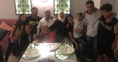 عائلة ميدو تحتفل بعيد ميلاد والده: كل سنة وأنت طيب