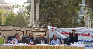 نقابة الأطباء توزع 120 سماعة أذن مجانا على الأطفال غير القادرين